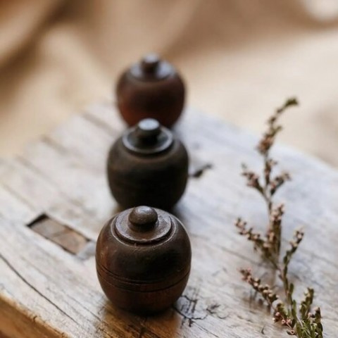 Tahke parfüüm puidust konteineris Sandalwood, Song of India, 6g
